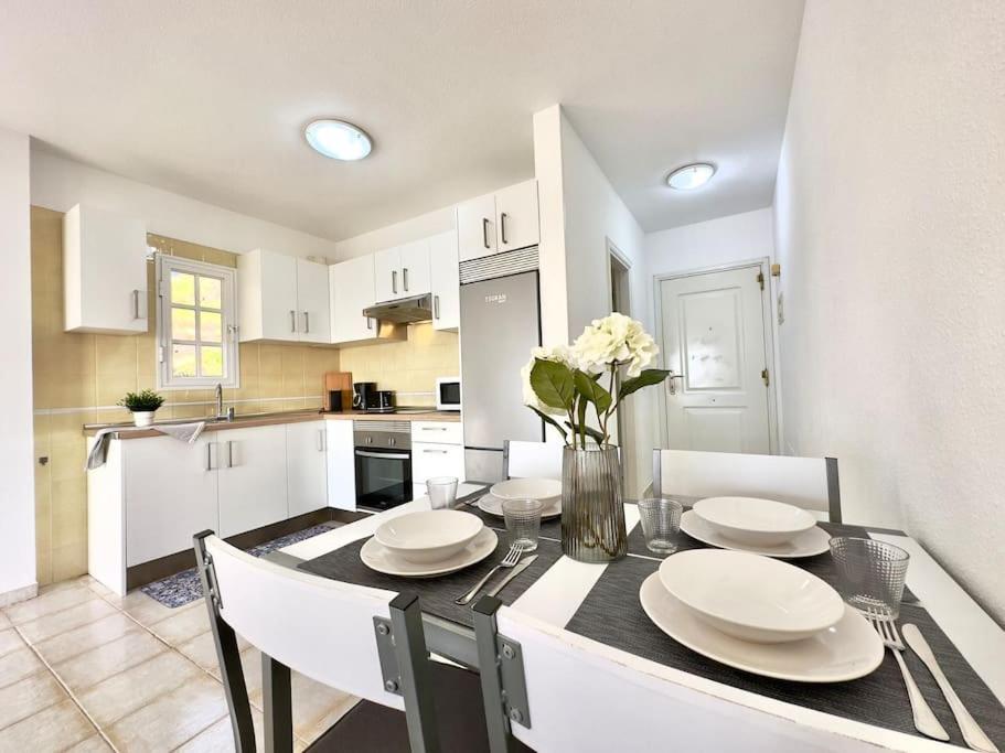 Penthouse With Ocean Views - Torviscas Daire Costa Adeje Dış mekan fotoğraf